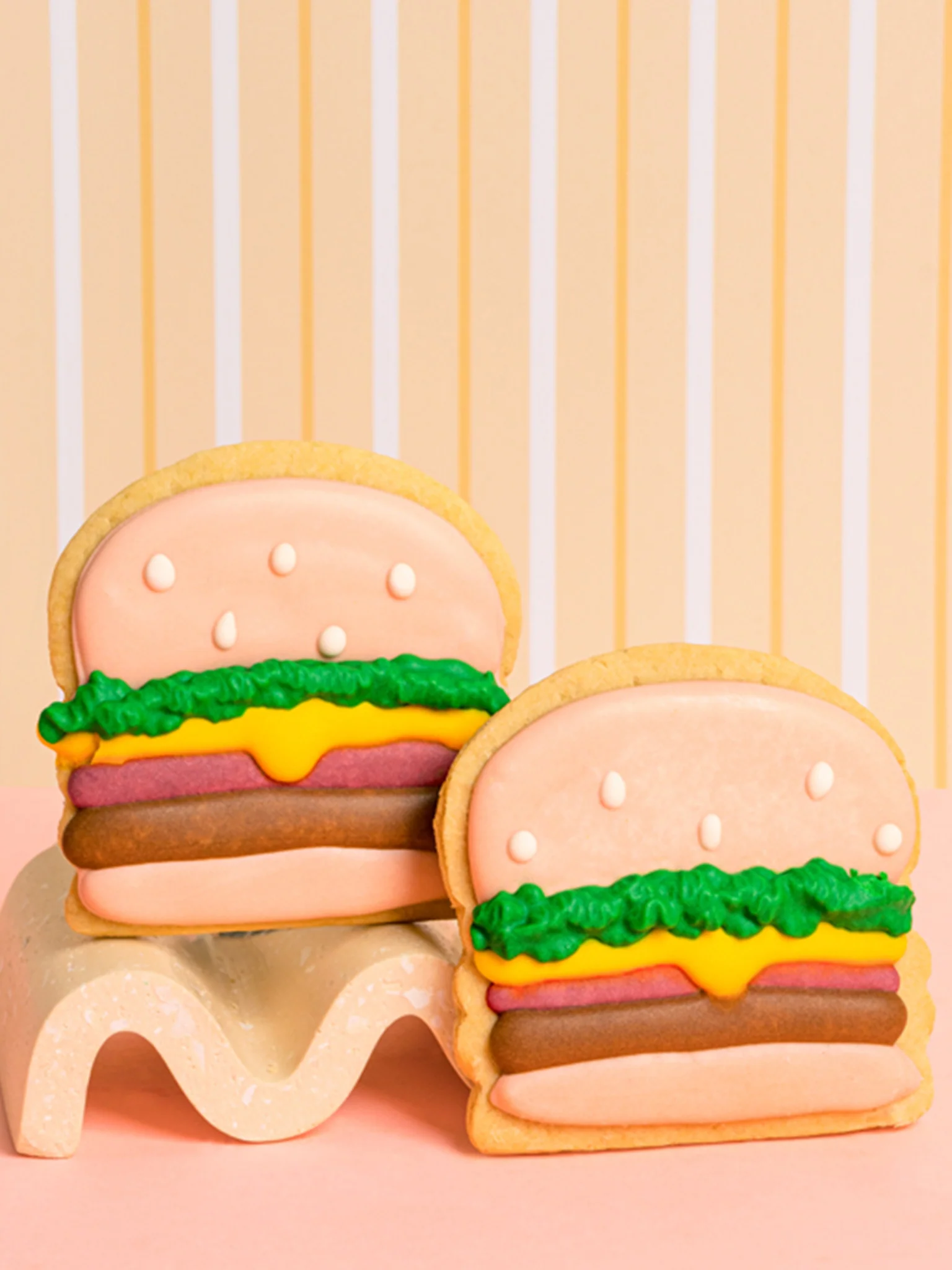 Sun’s Out, Buns Out! | Hamburger Cookies for Summer BBQ - Image 3